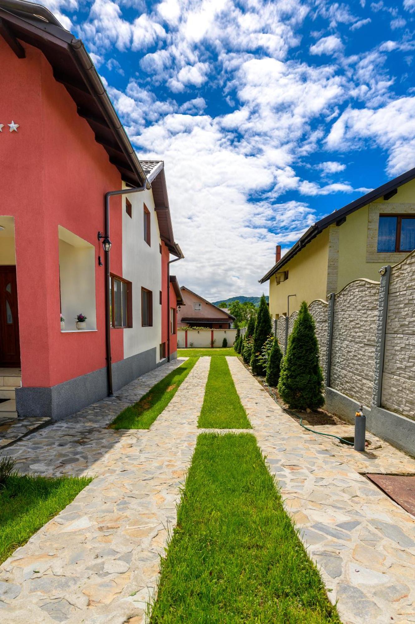 Hotel Casa Alex Călimăneşti Exterior foto